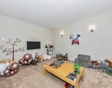 8109 Brahmin Court - Photo Thumbnail 21