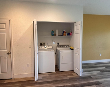 3016 Nw 30th Avenue - Photo Thumbnail 1