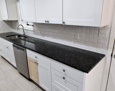 3241 S Edgefield Avenue - Photo Thumbnail 14