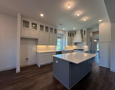 14697 Valley Trail - Photo Thumbnail 3