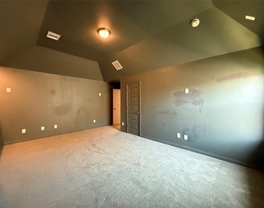 14697 Valley Trail - Photo Thumbnail 23