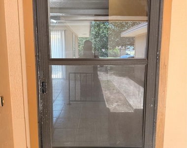 4113 Alta Mesa Boulevard - Photo Thumbnail 3