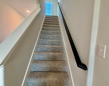 725 Santa Lucia Drive - Photo Thumbnail 16