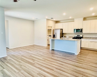 725 Santa Lucia Drive - Photo Thumbnail 6