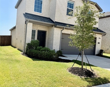 725 Santa Lucia Drive - Photo Thumbnail 2