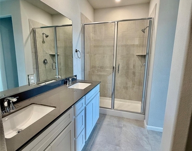 725 Santa Lucia Drive - Photo Thumbnail 14