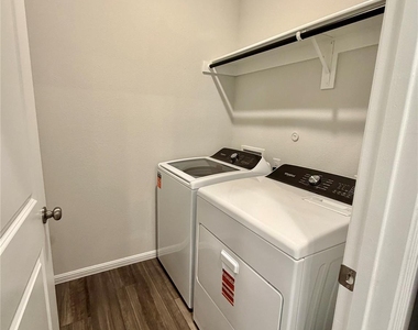 725 Santa Lucia Drive - Photo Thumbnail 10
