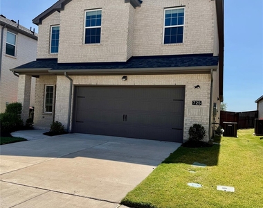 725 Santa Lucia Drive - Photo Thumbnail 1