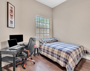 5828 Nw 121st Avenue - Photo Thumbnail 39