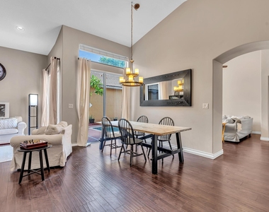 5828 Nw 121st Avenue - Photo Thumbnail 7