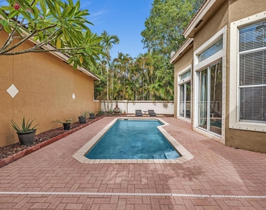 5828 Nw 121st Avenue - Photo Thumbnail 44