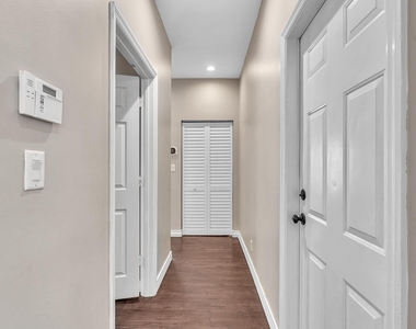 5828 Nw 121st Avenue - Photo Thumbnail 37