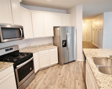 2139 Mossbrook Drive - Photo Thumbnail 7