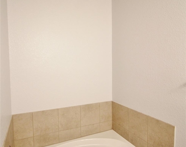 2139 Mossbrook Drive - Photo Thumbnail 13