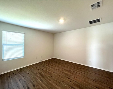 213 Anvil Drive - Photo Thumbnail 7
