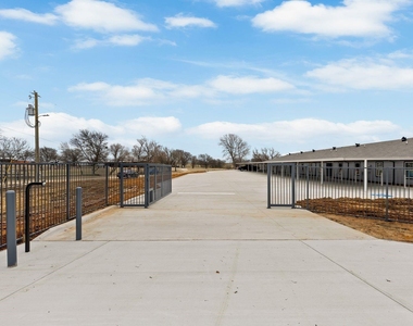 8092 County Road  604 - Photo Thumbnail 12