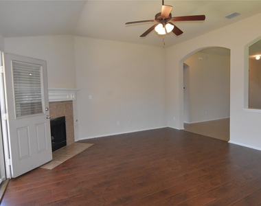 714 Bastrop Drive - Photo Thumbnail 9