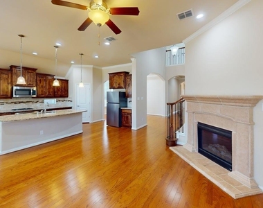 700 Shrewsbury Place - Photo Thumbnail 4