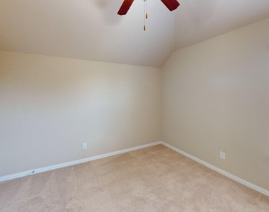 700 Shrewsbury Place - Photo Thumbnail 7