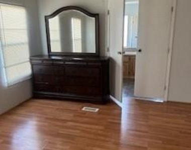 5850 Hartford - Photo Thumbnail 8
