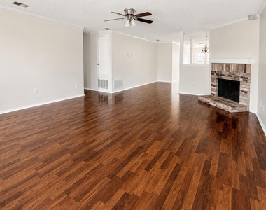 2725 Peach Drive - Photo Thumbnail 1
