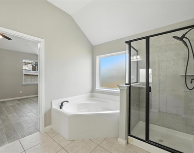 2401 Fall Leaf Court - Photo Thumbnail 9