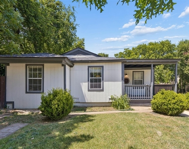 113 W Avenue E - Photo Thumbnail 1