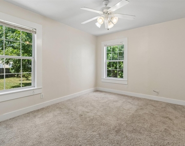 113 W Avenue E - Photo Thumbnail 9