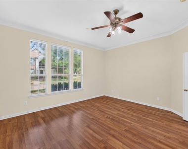 8701 Mandevilla Drive - Photo Thumbnail 16