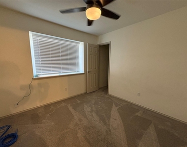 3037 Wren Lane - Photo Thumbnail 11