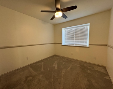 3037 Wren Lane - Photo Thumbnail 10