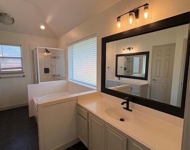 3037 Wren Lane - Photo Thumbnail 17