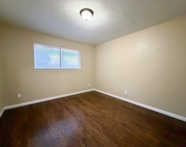 1211 Old Bardwell Road - Photo Thumbnail 9