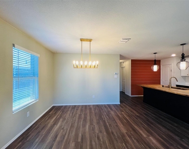 1602 Westfall Drive - Photo Thumbnail 6