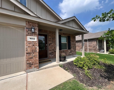 1602 Westfall Drive - Photo Thumbnail 2