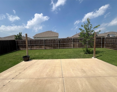 1602 Westfall Drive - Photo Thumbnail 16