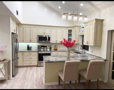 9340 Ketay Circle - Photo Thumbnail 2