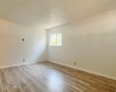 5429 Farnsworth Avenue - Photo Thumbnail 1