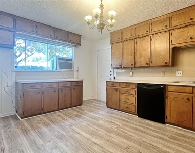 5429 Farnsworth Avenue - Photo Thumbnail 4