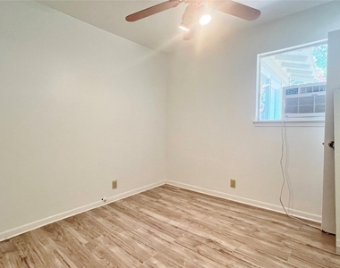 5429 Farnsworth Avenue - Photo Thumbnail 12