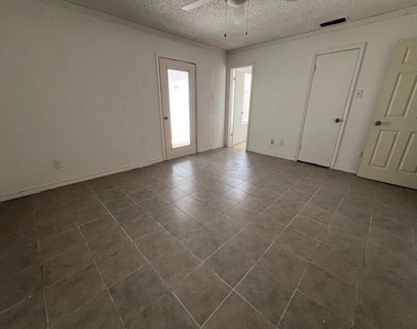 4826 Stonecrest Court - Photo Thumbnail 9