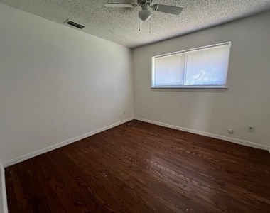 4826 Stonecrest Court - Photo Thumbnail 14