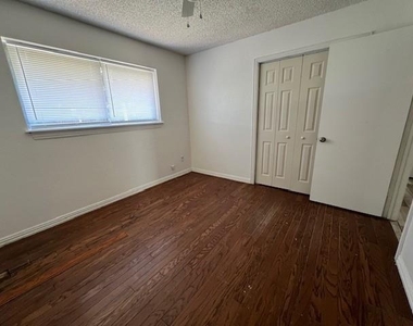 4826 Stonecrest Court - Photo Thumbnail 15