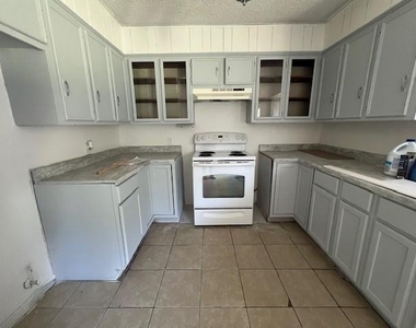 4826 Stonecrest Court - Photo Thumbnail 7