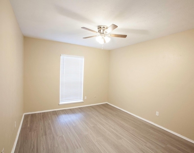 5308 Gates Drive - Photo Thumbnail 20