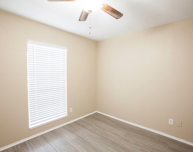 5308 Gates Drive - Photo Thumbnail 16