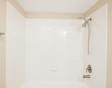 5308 Gates Drive - Photo Thumbnail 18