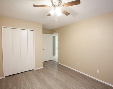 5308 Gates Drive - Photo Thumbnail 21