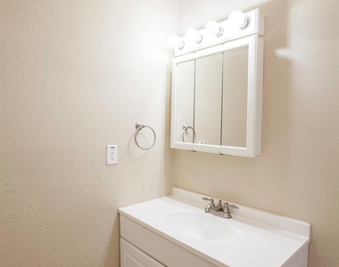 5308 Gates Drive - Photo Thumbnail 31