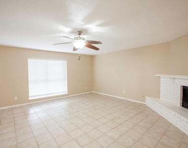 5308 Gates Drive - Photo Thumbnail 4